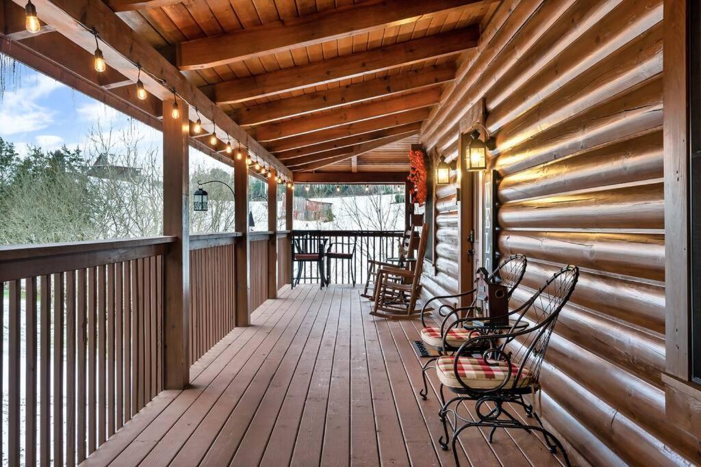Cabin With New Hot Tub, Near Dollywood .2Bd.2Ba.Sleeps6.Bbq Севьервилл Экстерьер фото