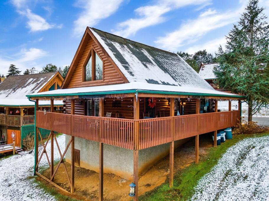 Cabin With New Hot Tub, Near Dollywood .2Bd.2Ba.Sleeps6.Bbq Севьервилл Экстерьер фото